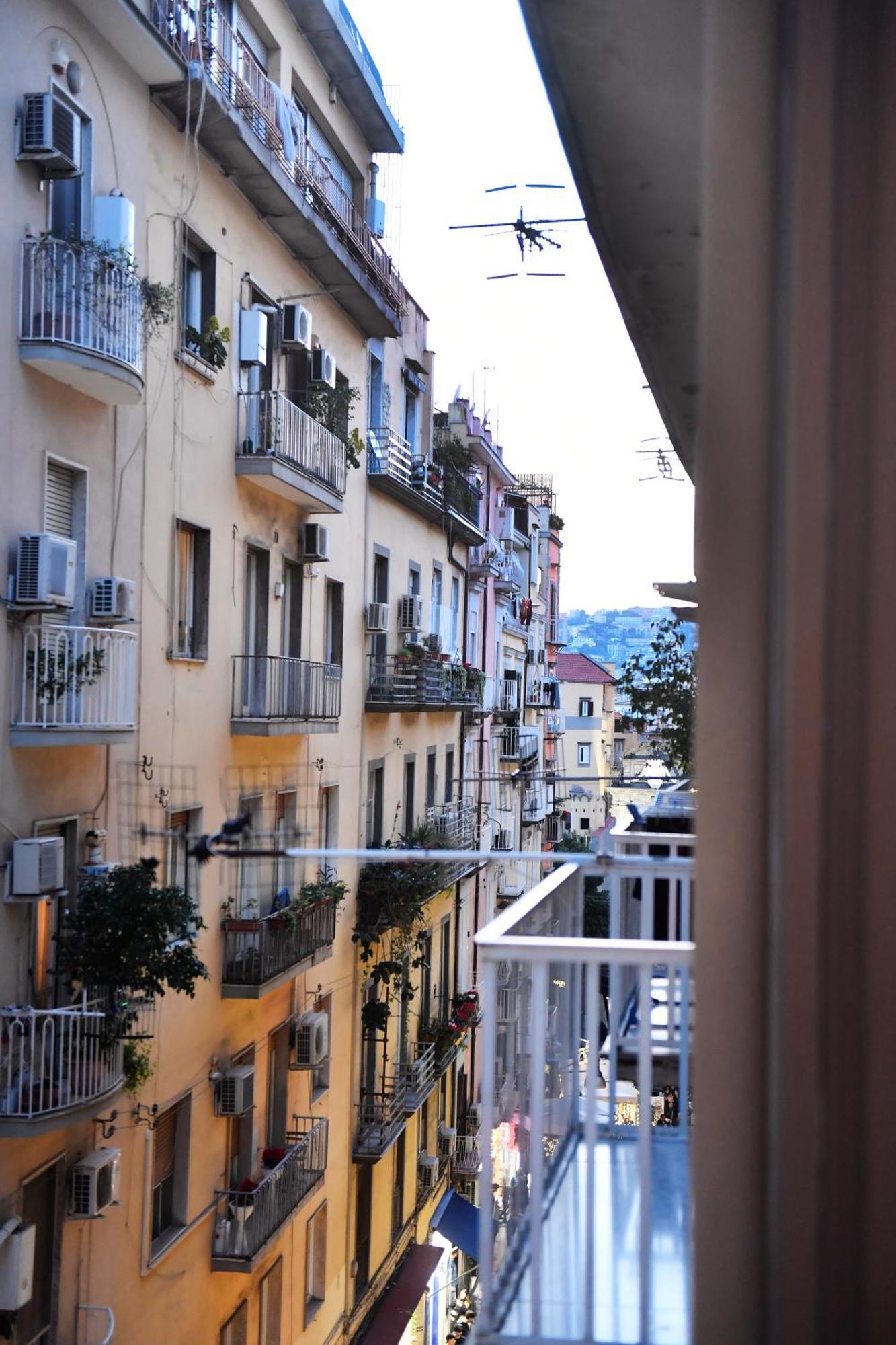 Couette-café Chiaia 100 Naples